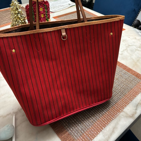 Louis Vuttion Neverfull MM - Picture 6 of 13